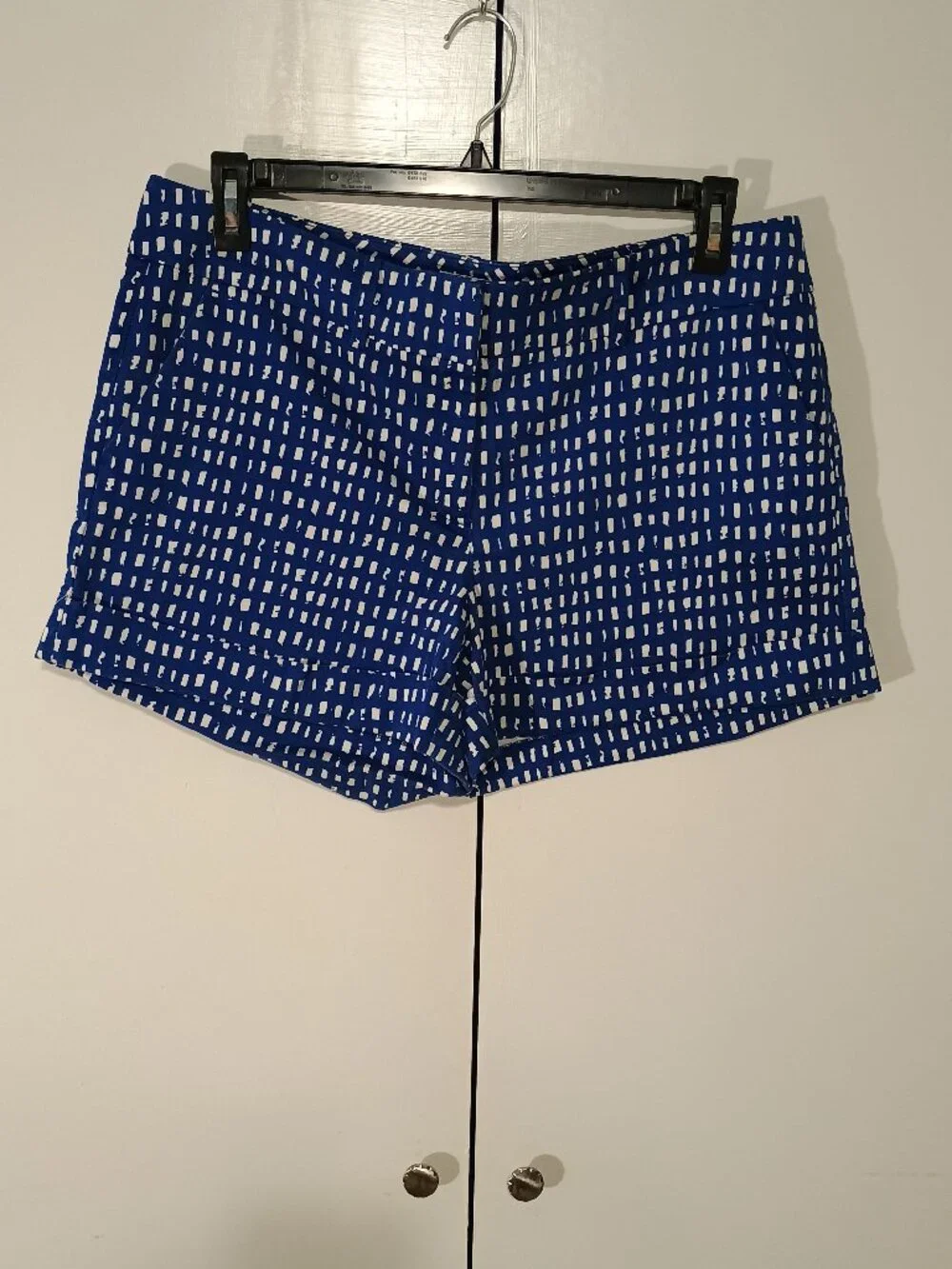 New York & Company Blue White Printed Shorts Size 16 Cuffed Hem Casual Summer